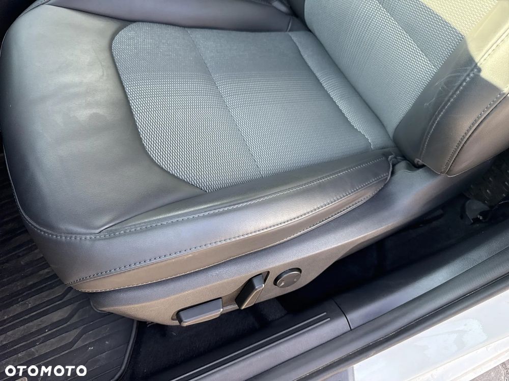 Kia Niro 64kWh L - 12