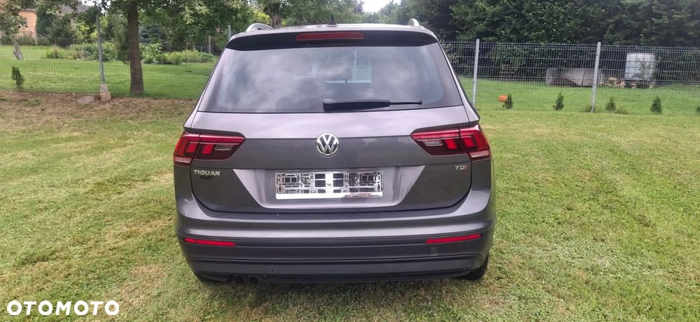 Volkswagen Tiguan - 12
