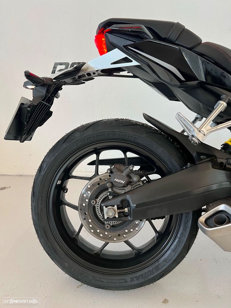 Honda CBR 650R - 8