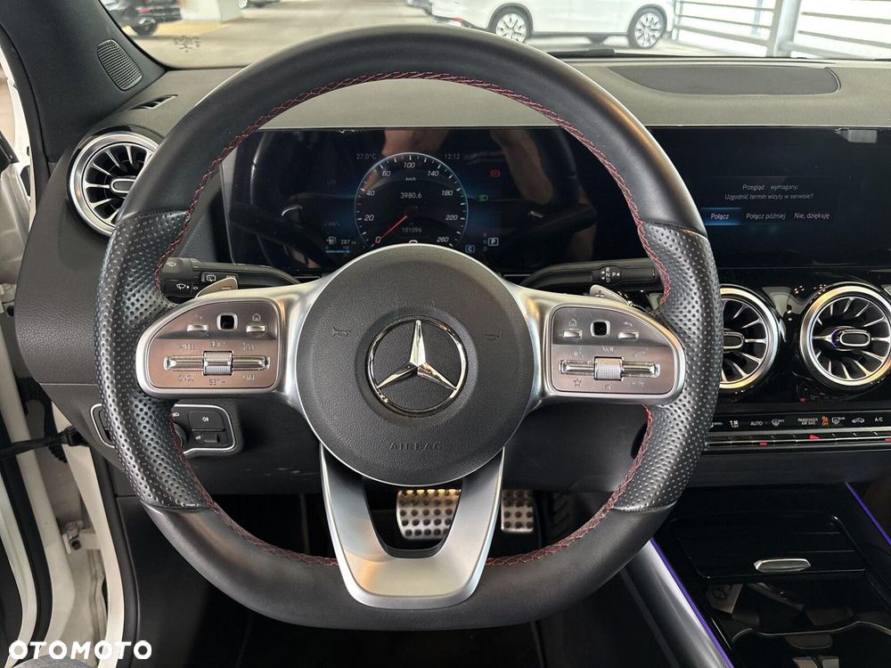 Mercedes-Benz GLA - 11
