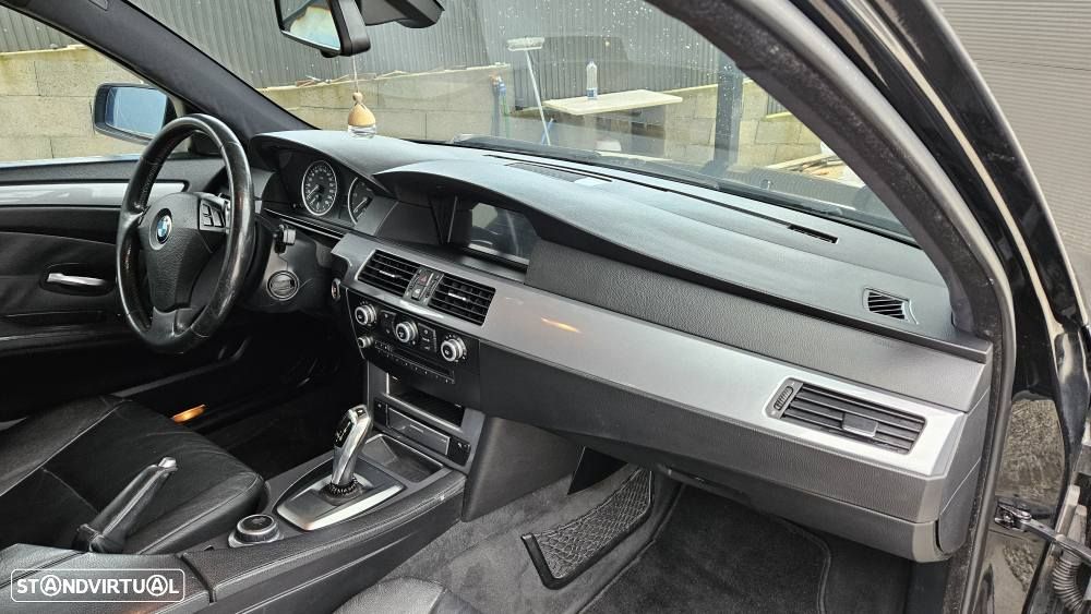 BMW 520 dA Executive - 12