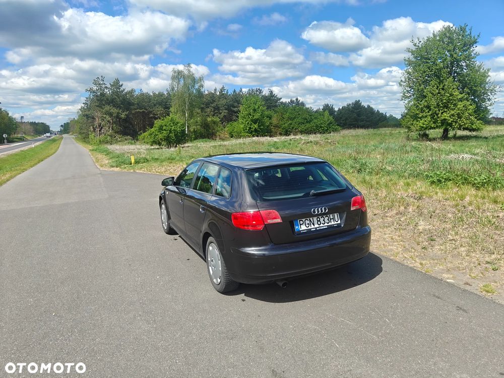 Audi A3 Sportback 1.6 Ambiente - 4