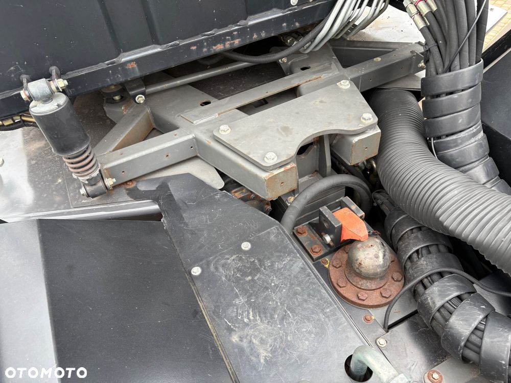 Claas XERION 3800 TRAC - 8