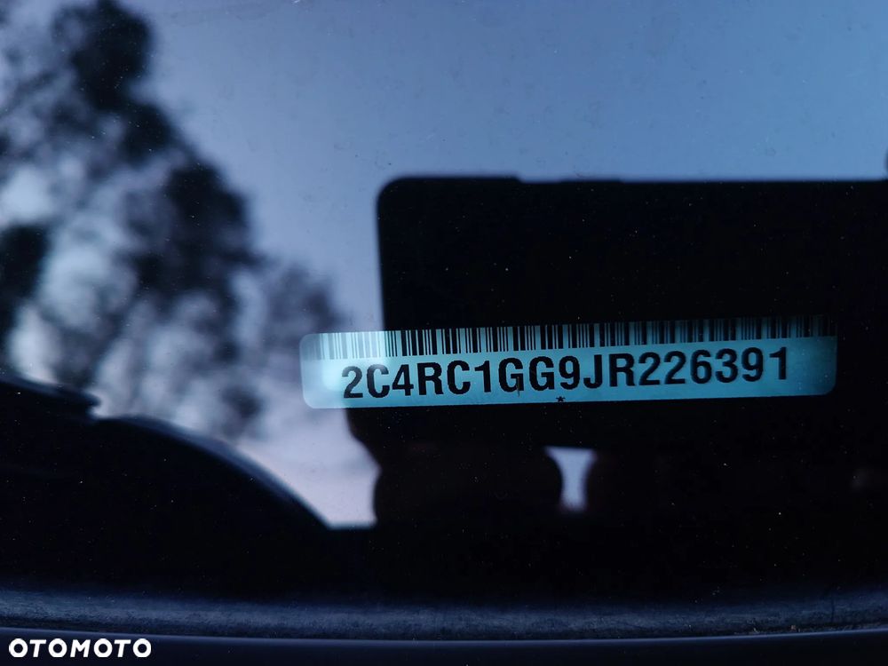 Chrysler Pacifica - 8