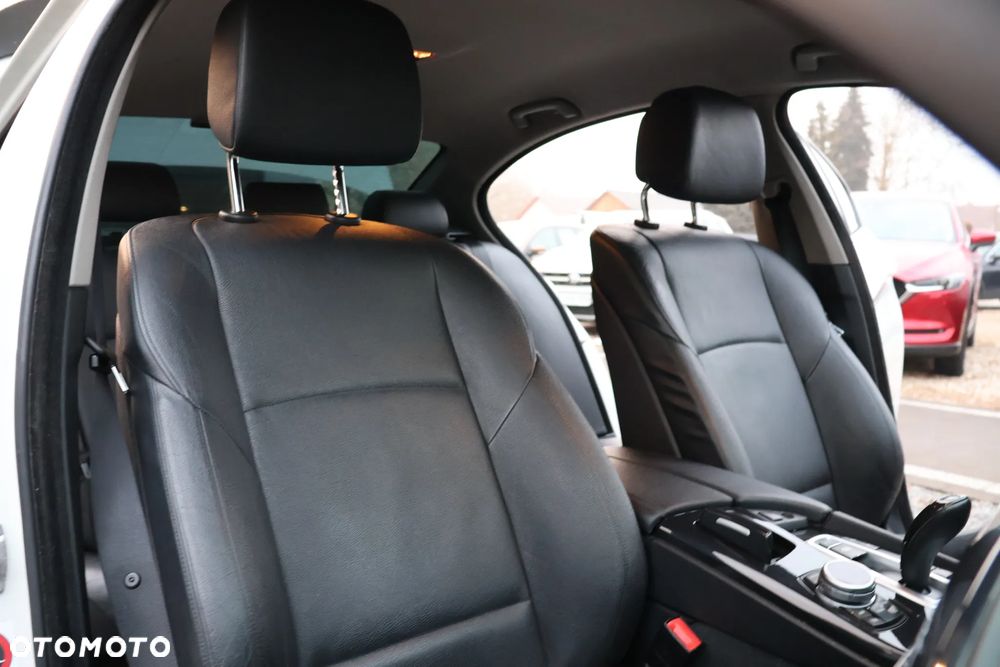BMW Seria 5 525d xDrive Luxury Line - 15