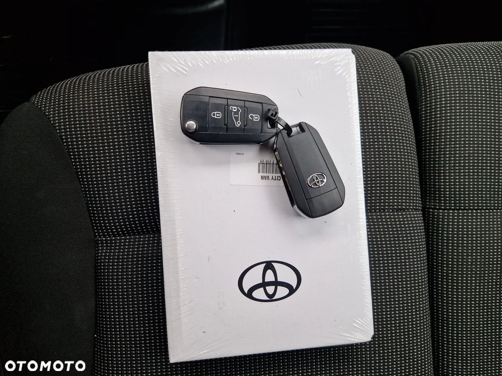 Toyota PROACE CITY D-4D - 32