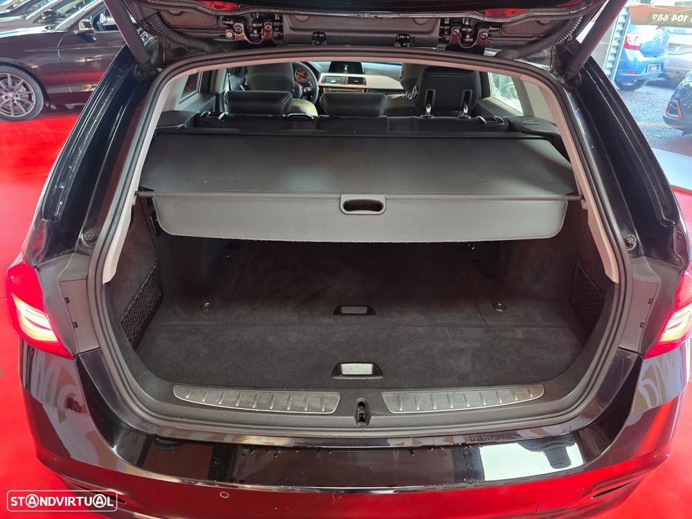 BMW 320 d Touring Aut. Sport Line - 34