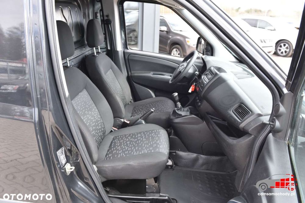 Opel COMBO - 15