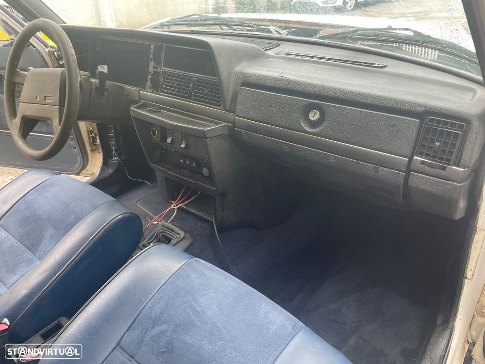 Volvo 240 - 5