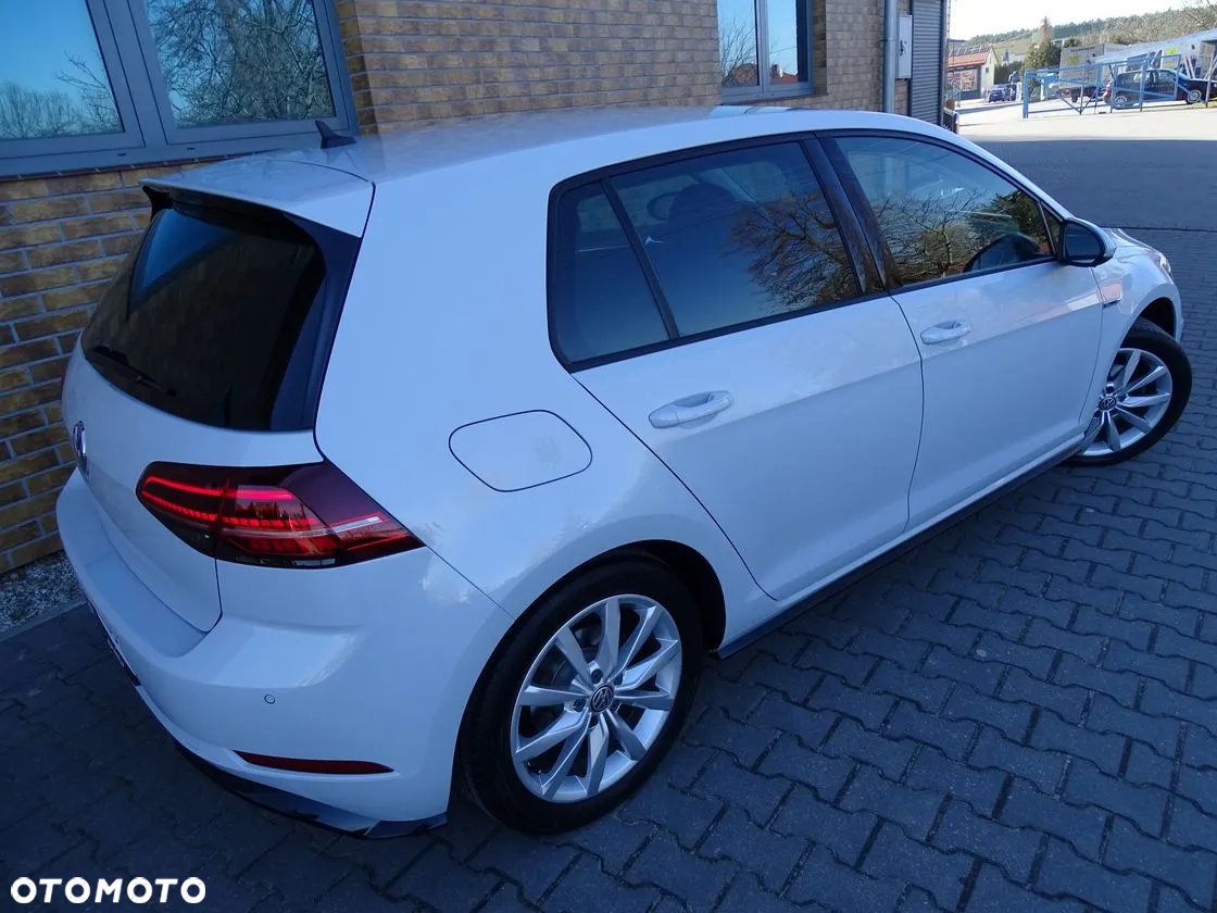 Volkswagen Golf - 10
