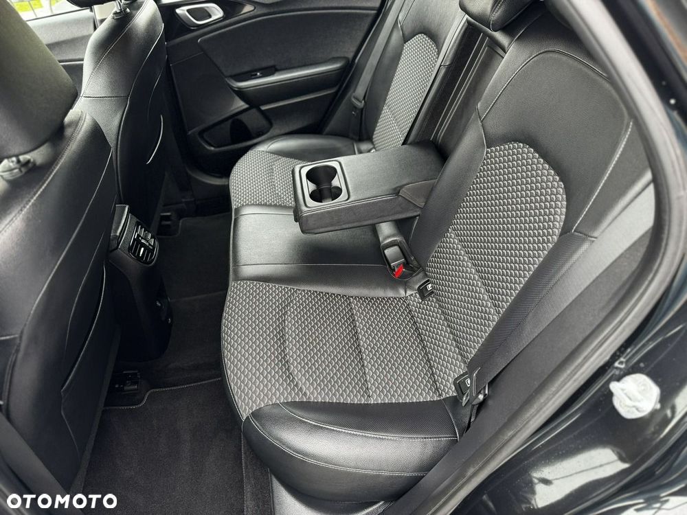Kia XCeed 1.6 CRDi (48V Mild-Hybrid) DCT7 PLATINUM - 30