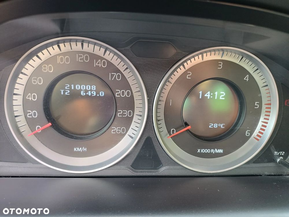 Volvo XC 60 D4 Momentum - 10