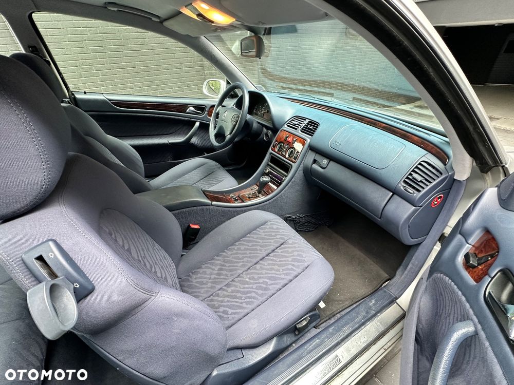 Mercedes-Benz CLK - 32