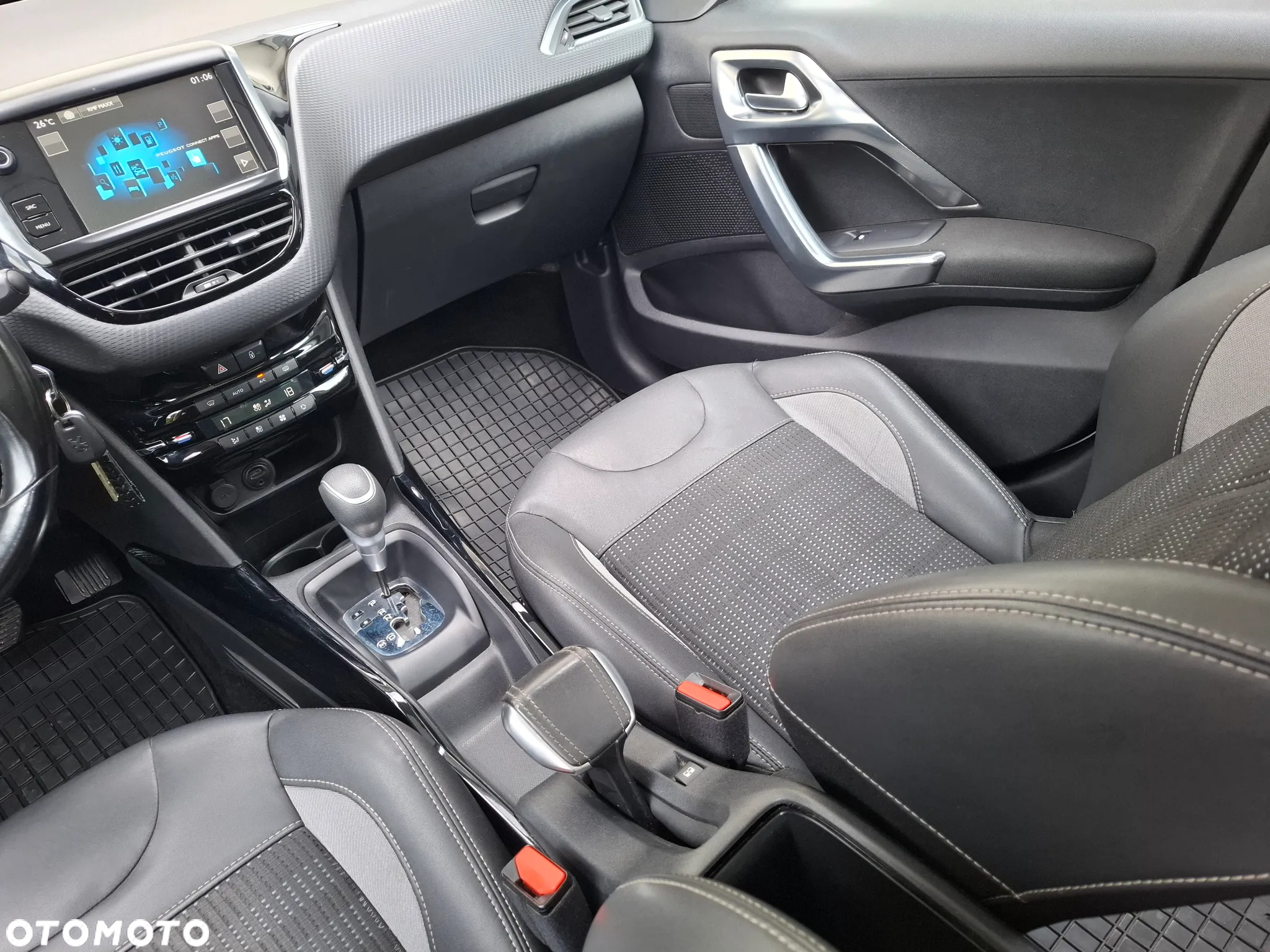 Peugeot 2008 1.2 Pure Tech Allure S&S EAT6 - 31