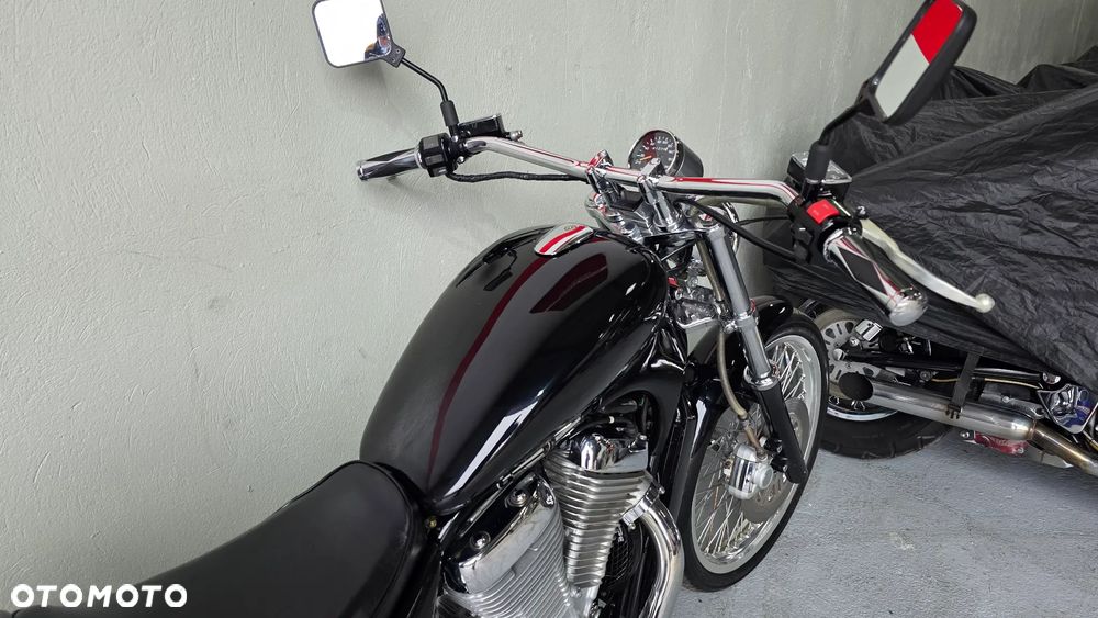 Suzuki Intruder - 26