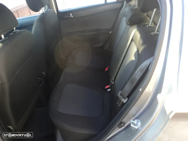 Hyundai i20 1.2 Comfort ESP - 14