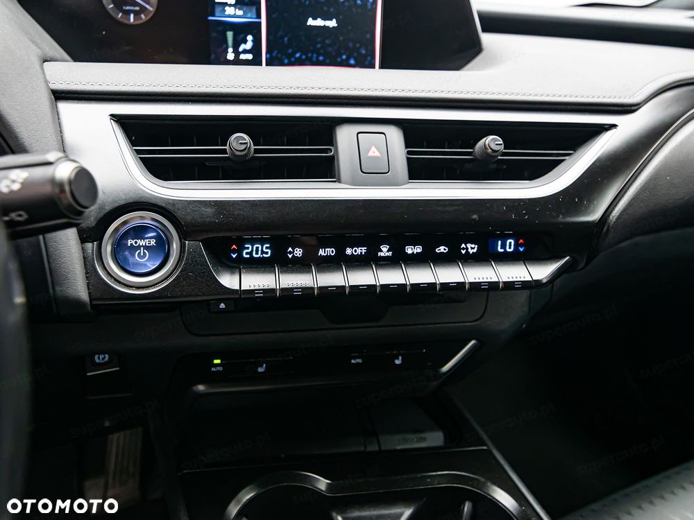 Lexus UX - 19