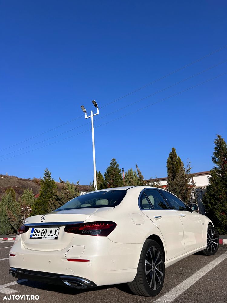 Mercedes-Benz E - 12