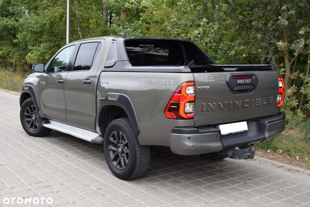 Toyota Hilux 2.8 D-4D Double Cab Invincible 4x4 - 4