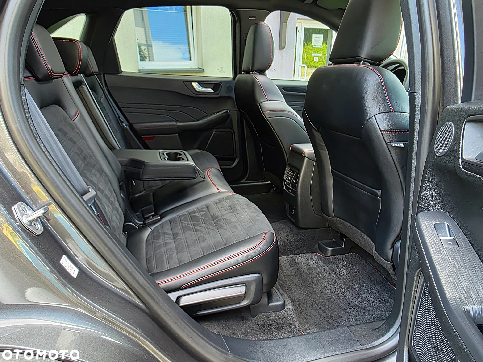 Ford Kuga 2.5 Duratec FHEV 4x4 ST-LINE X - 16
