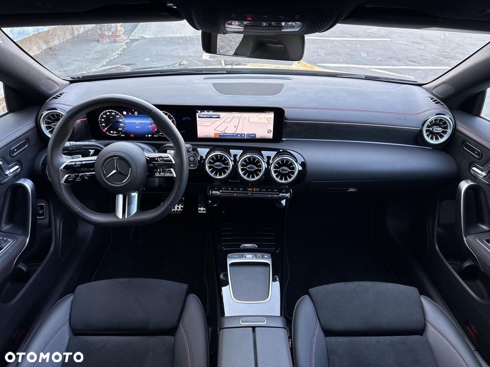 Mercedes-Benz CLA - 16