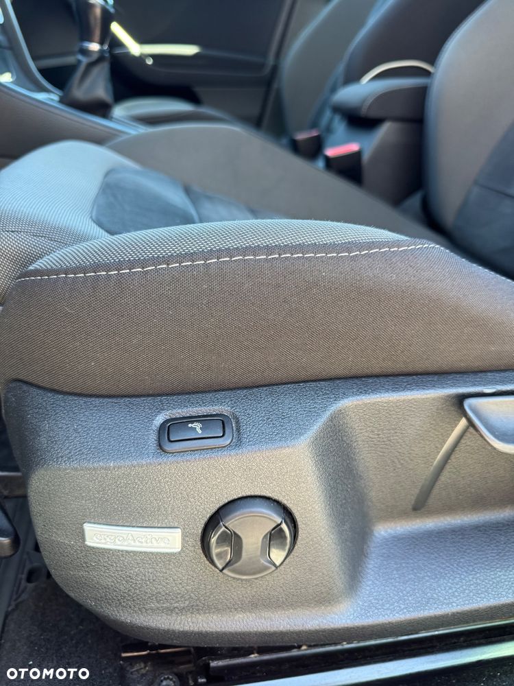 Volkswagen Golf 2.0 TDI BMT 4Mot Highline - 9
