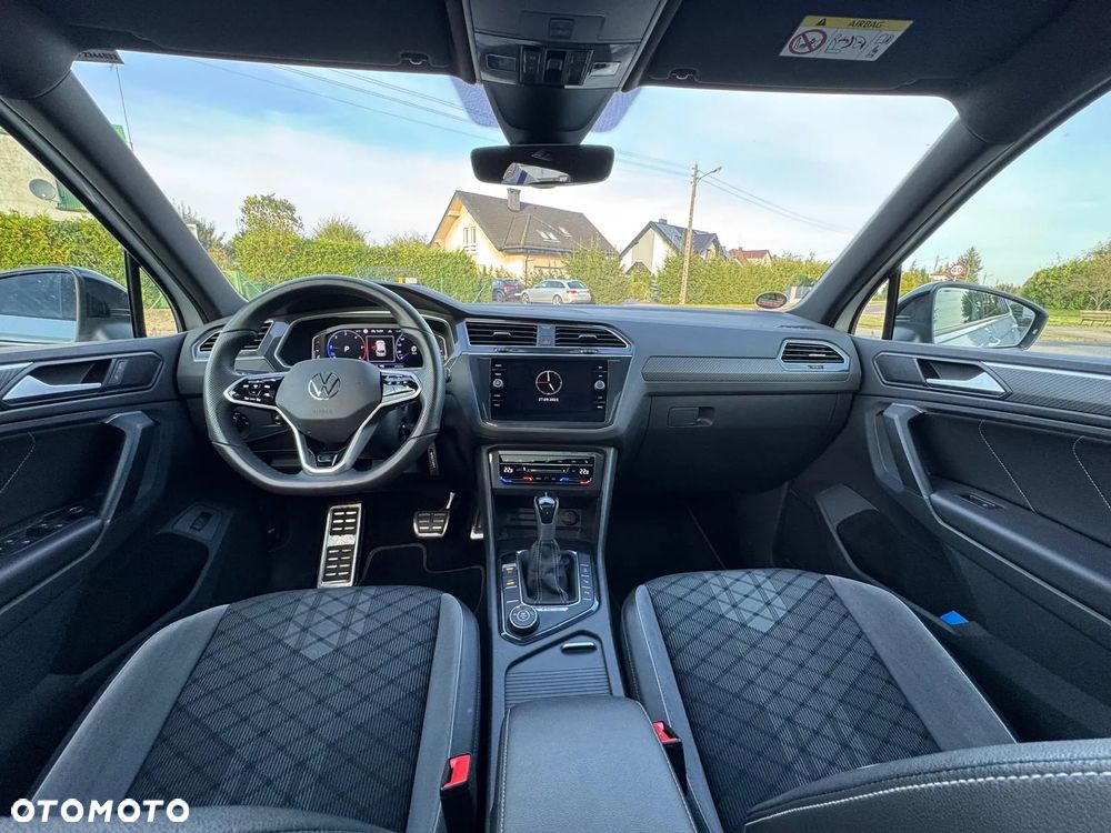 Volkswagen Tiguan 2.0 TDI SCR 4MOTION DSG R-Line - 24