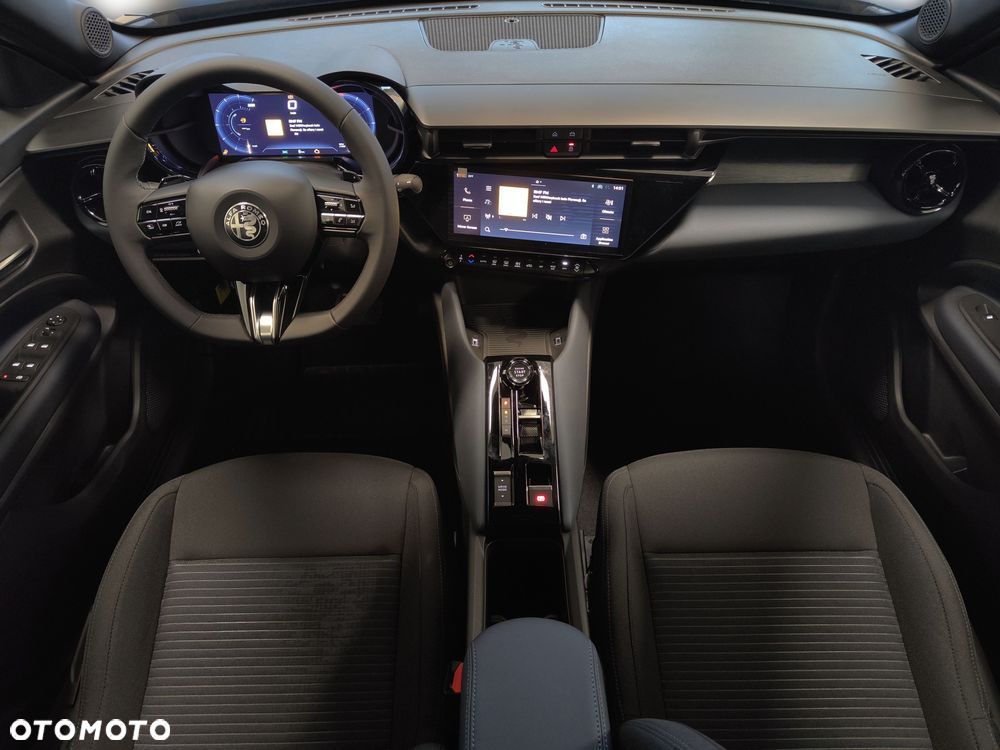 Alfa Romeo Junior 1.2 mHEV Ibrida eDCT - 12