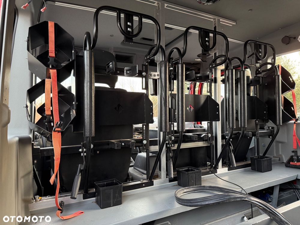 Mercedes-Benz ATEGO 818 4x2 - 25