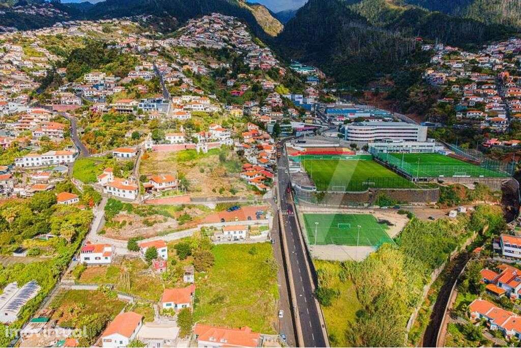 Terreno com 3102m2 para construção I Santo António I 470.000,00 - Grande imagem: 2/17