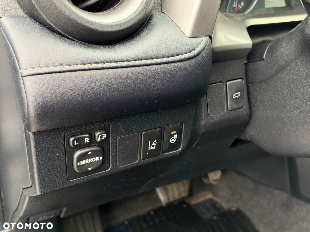 Toyota RAV4 Hybrid Premium 4x2 - 33