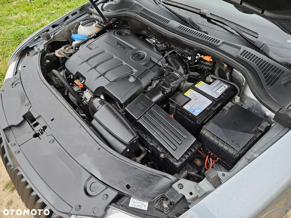 Skoda Superb 2.0 TDI DSG Elegance - 32