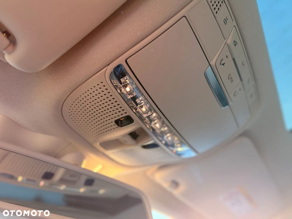 Mercedes-Benz Klasa C 200 4-Matic 7G-TRONIC - 23