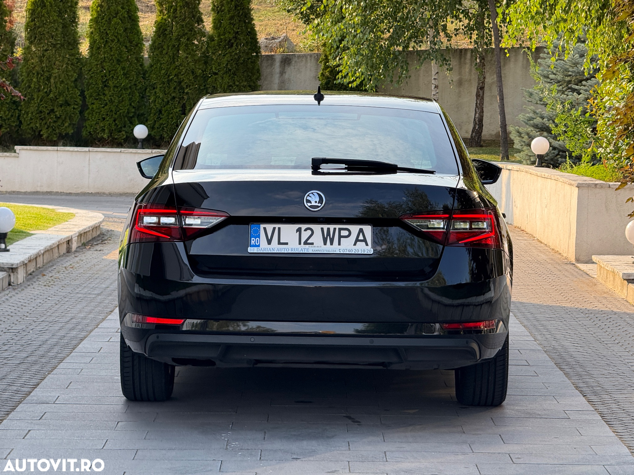 Skoda Superb 2.0 TDI DSG Ambition - 8