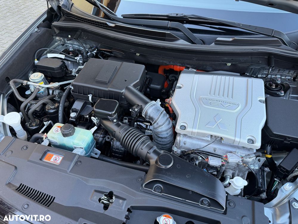 Mitsubishi Outlander - 23