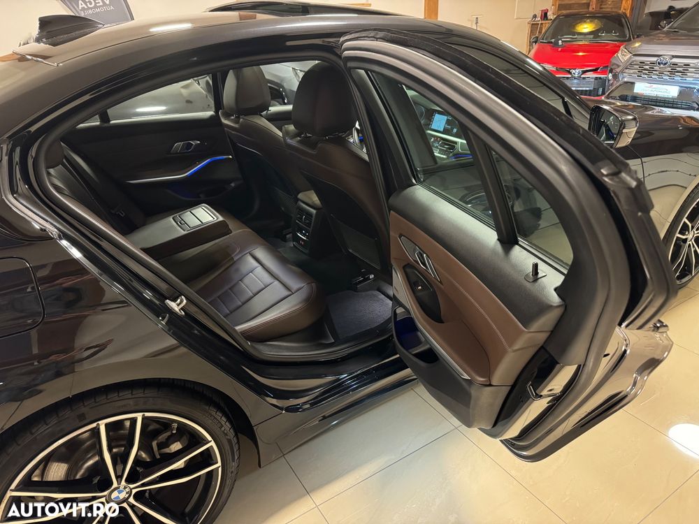 BMW Seria 3 330i xDrive AT - 10