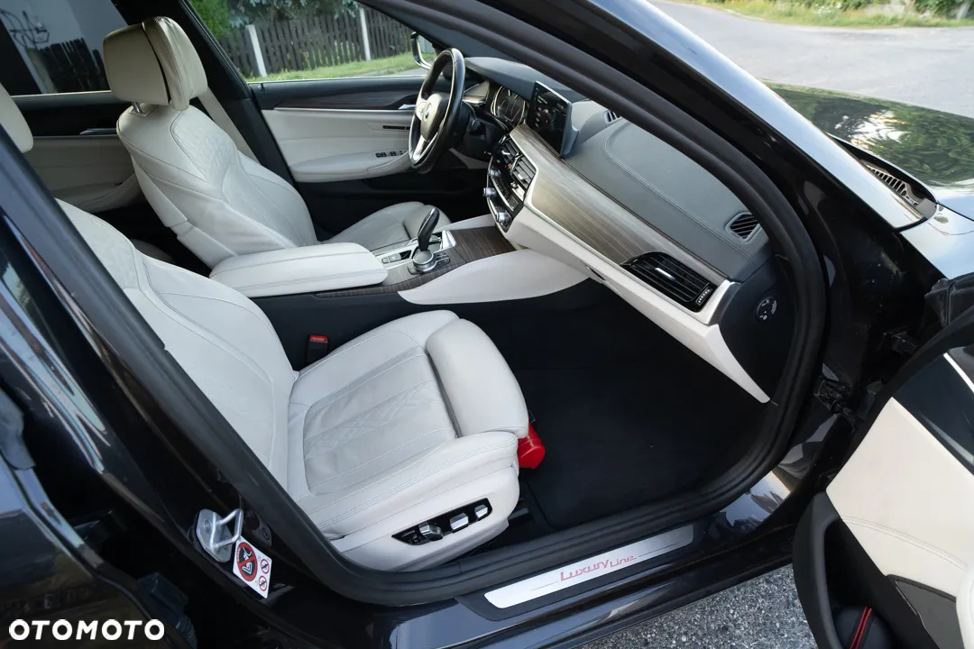 BMW Seria 5 530d Luxury Line - 7