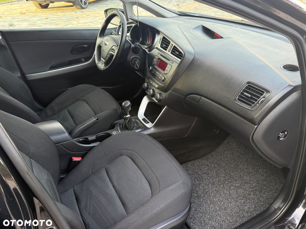 Kia Ceed - 11