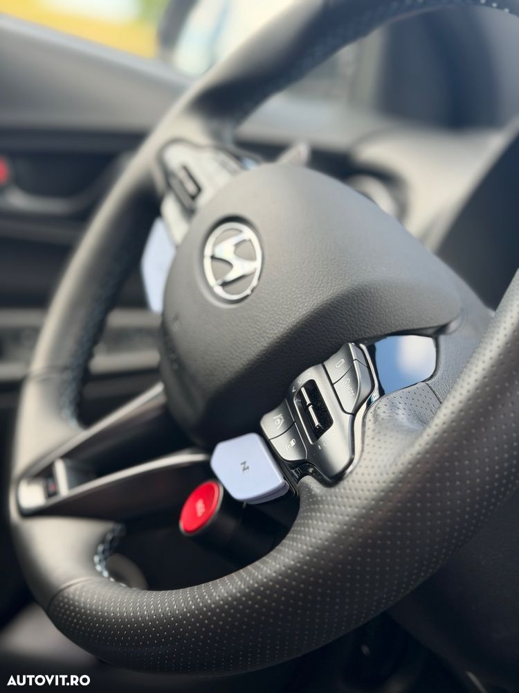 Hyundai KONA - 10