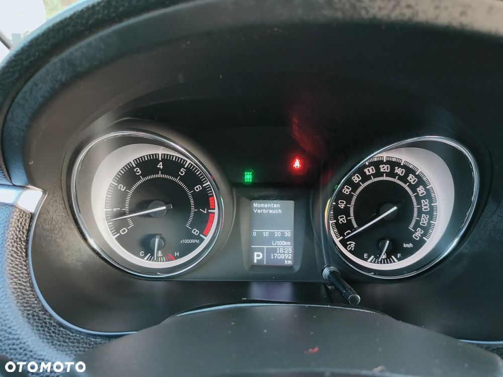 Suzuki Kizashi 2.4 4x4 CVT Sport - 16