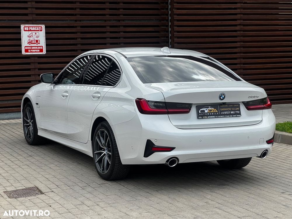 BMW Seria 3 330e Aut. Luxury Line - 13