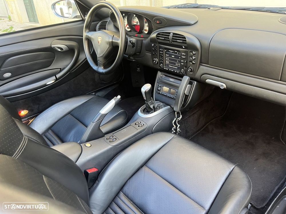 Porsche 911 (996) Carrera - 13