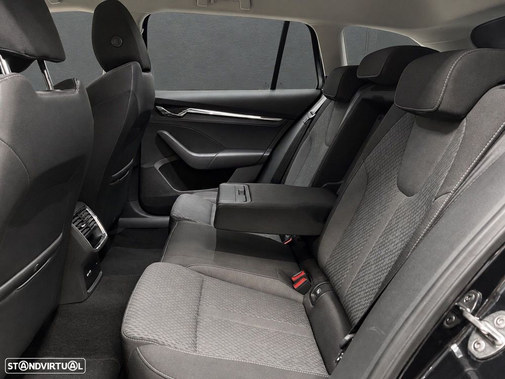 Skoda Octavia Break - 16