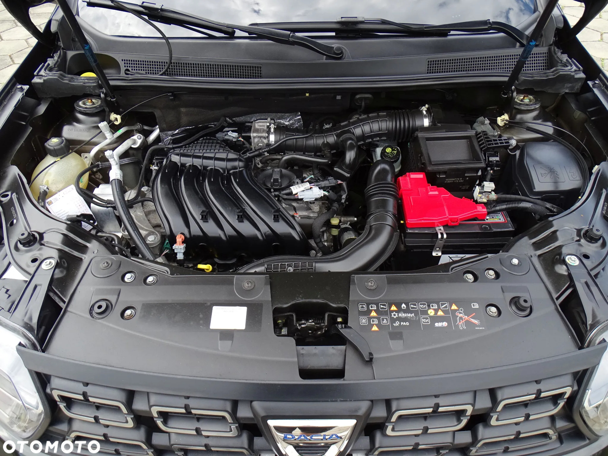 Dacia Duster 1.6 SCe Blackshadow S&S - 10