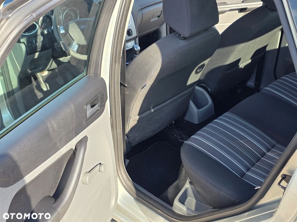 Ford Focus 1.6 Silver X - 11