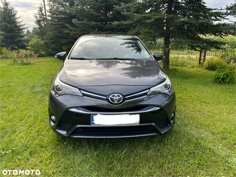 Toyota Avensis 2018 photo 3