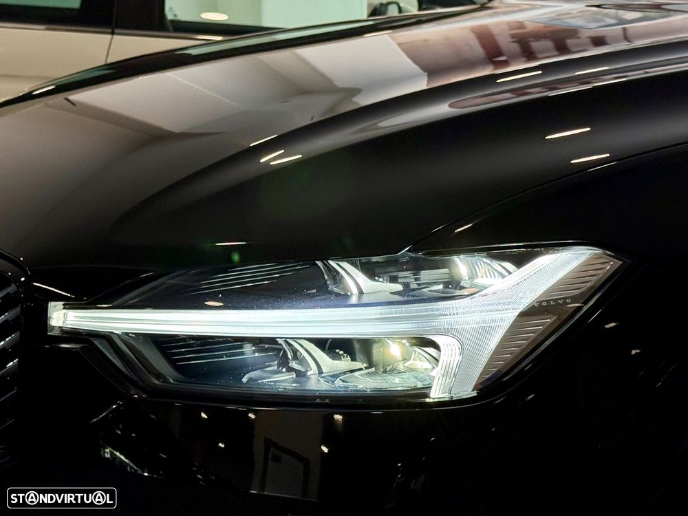 Volvo XC 60 2.0 T6 PHEV Black Edition AWD - 22