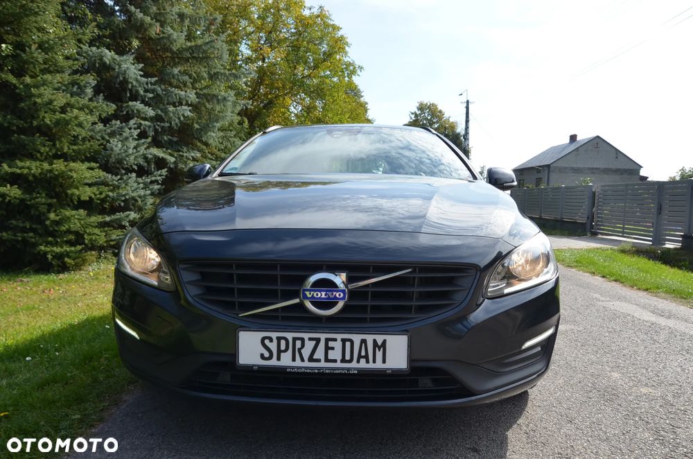 Volvo V60 D3 Drive-E Momentum - 27