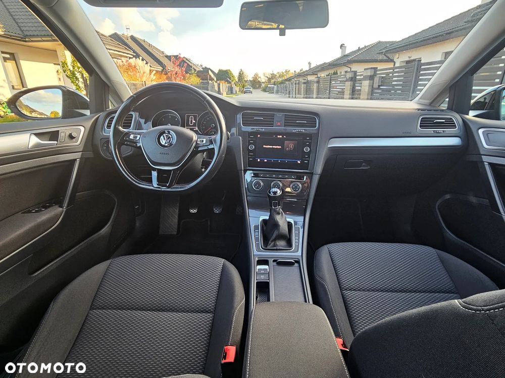 Volkswagen Golf - 12