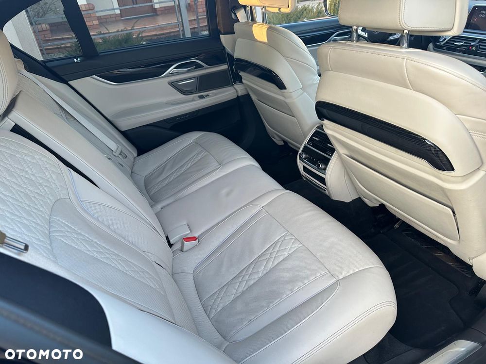 BMW Seria 7 740d xDrive - 11